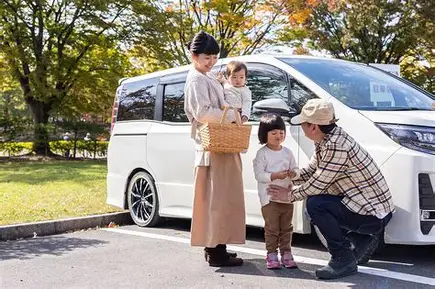 子育て世帯におすすめの車とは?ファミリーカーの選び方を解説